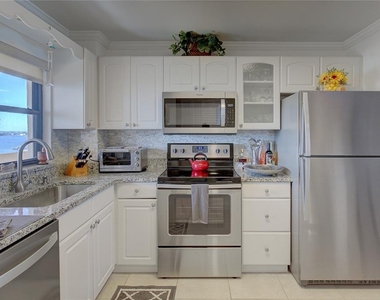 1270 Gulf Boulevard - Photo Thumbnail 15