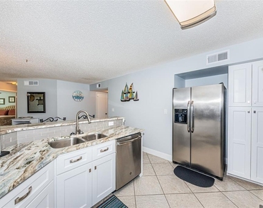6000 Bahia Del Mar Circle - Photo Thumbnail 7