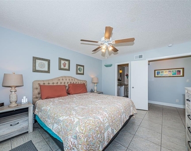 6000 Bahia Del Mar Circle - Photo Thumbnail 11