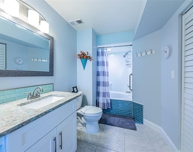 6000 Bahia Del Mar Circle - Photo Thumbnail 14