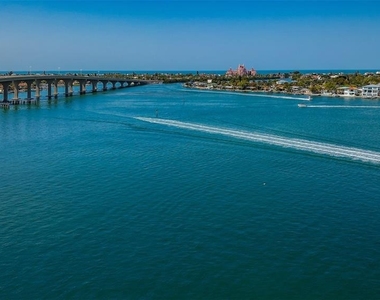 6145 Sun Boulevard - Photo Thumbnail 8