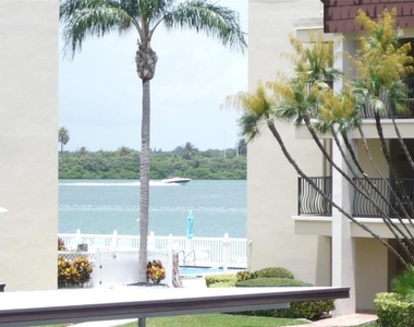 895 S Gulfview Boulevard - Photo Thumbnail 4