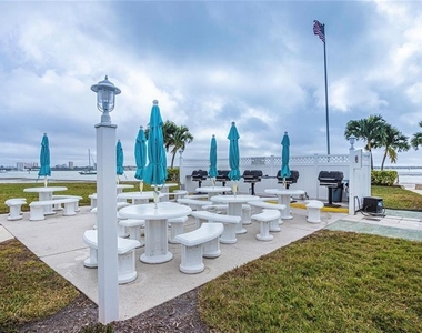 895 S Gulfview Boulevard - Photo Thumbnail 5