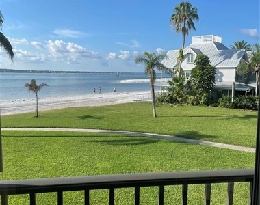 895 S Gulfview Boulevard - Photo Thumbnail 3