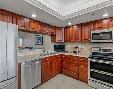 19111 Vista Bay Drive - Photo Thumbnail 4