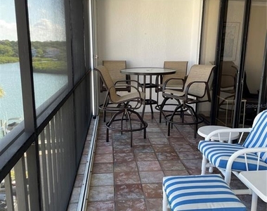 19111 Vista Bay Drive - Photo Thumbnail 14