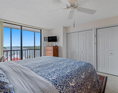19111 Vista Bay Drive - Photo Thumbnail 8