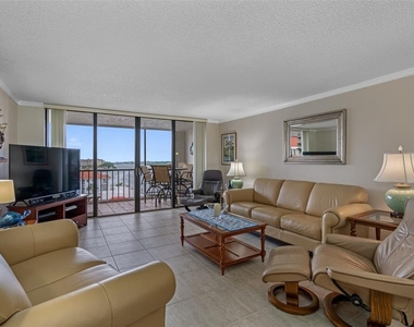 19111 Vista Bay Drive - Photo Thumbnail 3