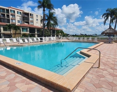 6219 Palma Del Mar Boulevard S - Photo Thumbnail 16