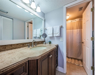 6295 Bahia Del Mar Circle - Photo Thumbnail 15