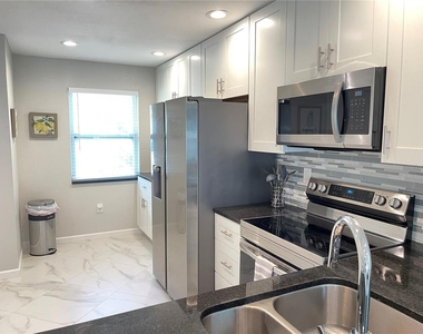 1821 Orange Boulevard Way - Photo Thumbnail 3