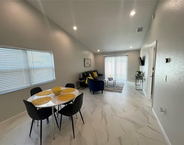 1821 Orange Boulevard Way - Photo Thumbnail 8