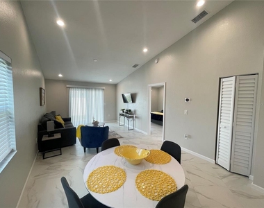 1821 Orange Boulevard Way - Photo Thumbnail 7