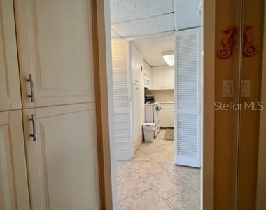 880 Mandalay Avenue - Photo Thumbnail 17