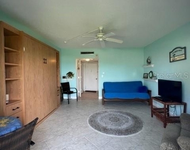 880 Mandalay Avenue - Photo Thumbnail 13