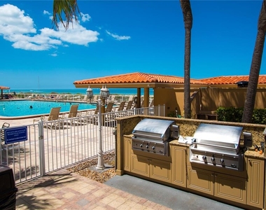 880 Mandalay Avenue - Photo Thumbnail 4