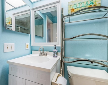 6077 Bahia Del Mar Boulevard - Photo Thumbnail 10