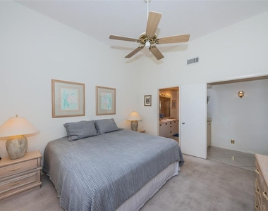 6151 Bahia Del Mar Boulevard - Photo Thumbnail 8