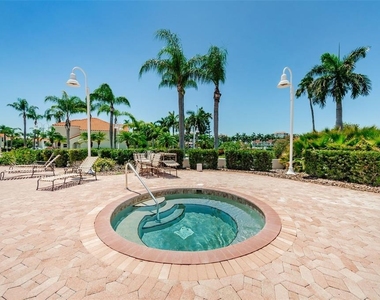 6151 Bahia Del Mar Boulevard - Photo Thumbnail 17