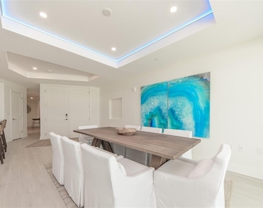 15 Avalon Street - Photo Thumbnail 2