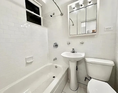 228 East 89th Street - Photo Thumbnail 4