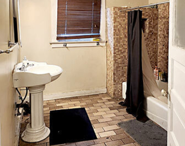 1130 S Hoover Street - Photo Thumbnail 13