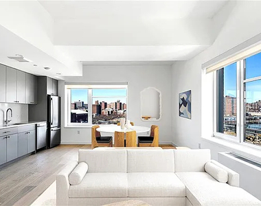 445 Gerard Avenue - Photo Thumbnail 3