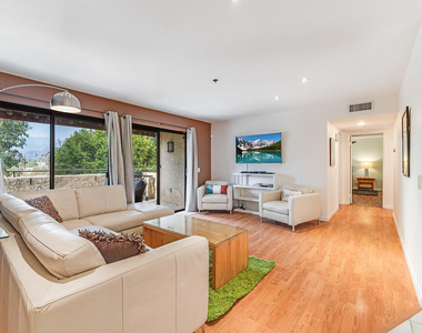 200 E Racquet Club Road - Photo Thumbnail 6