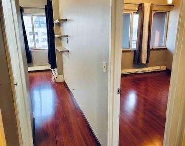 80 Bay Street - Photo Thumbnail 13