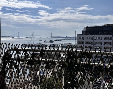 80 Bay Street - Photo Thumbnail 1