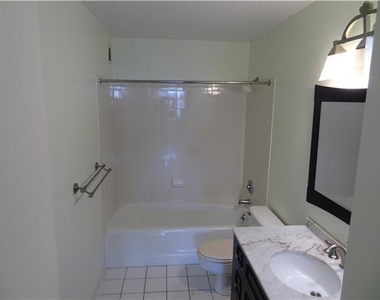 80 Bay Street - Photo Thumbnail 19