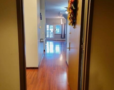 80 Bay Street - Photo Thumbnail 10