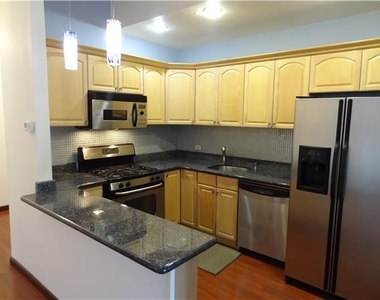 80 Bay Street - Photo Thumbnail 5