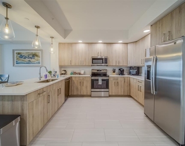 415 Island Way - Photo Thumbnail 6