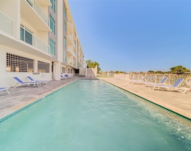 415 Island Way - Photo Thumbnail 47