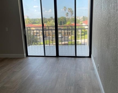 6177 Sun Boulevard - Photo Thumbnail 4