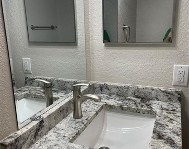 6177 Sun Boulevard - Photo Thumbnail 6