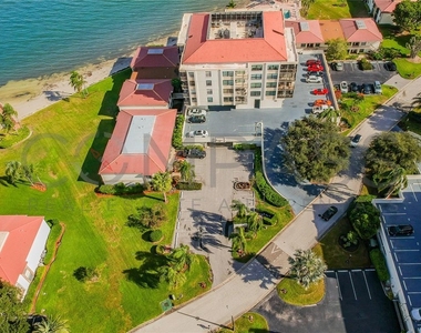 6177 Sun Boulevard - Photo Thumbnail 7