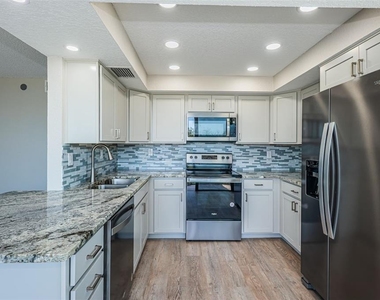 6177 Sun Boulevard - Photo Thumbnail 2