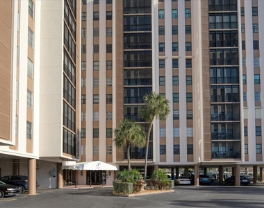 10355 Paradise Boulevard - Photo Thumbnail 2