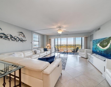 10355 Paradise Boulevard - Photo Thumbnail 7