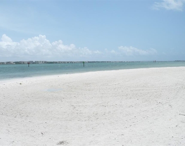 845 S Gulfview Boulevard - Photo Thumbnail 24