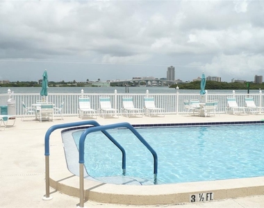 845 S Gulfview Boulevard - Photo Thumbnail 12