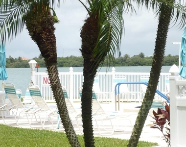 845 S Gulfview Boulevard - Photo Thumbnail 10