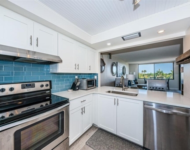 6361 Bahia Del Mar Boulevard - Photo Thumbnail 3