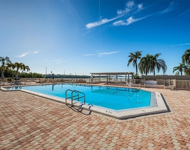 6361 Bahia Del Mar Boulevard - Photo Thumbnail 13
