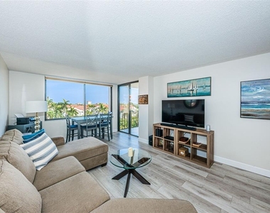 6361 Bahia Del Mar Boulevard - Photo Thumbnail 5