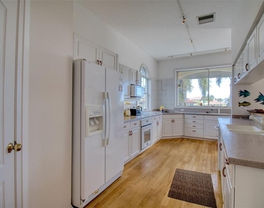 131 Sands Point Drive - Photo Thumbnail 7