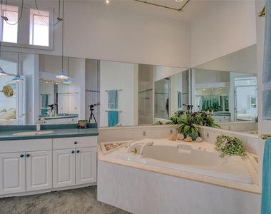 131 Sands Point Drive - Photo Thumbnail 36
