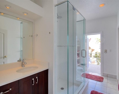 131 Sands Point Drive - Photo Thumbnail 18